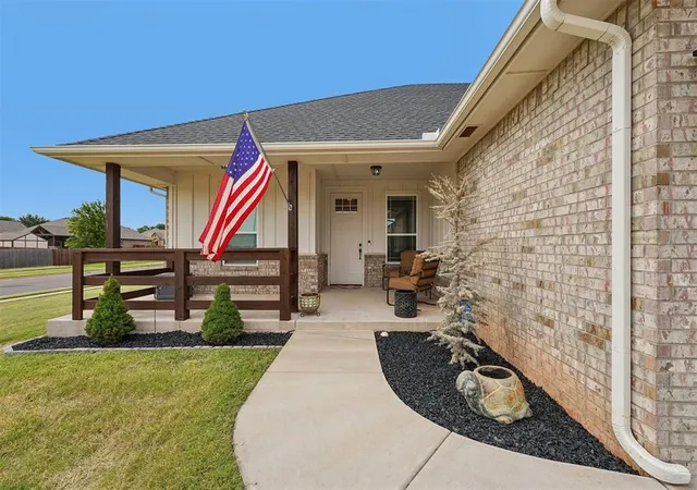 4th image of 414 Megan Ln, Blanchard, OK 73010 | MLS# 1242900