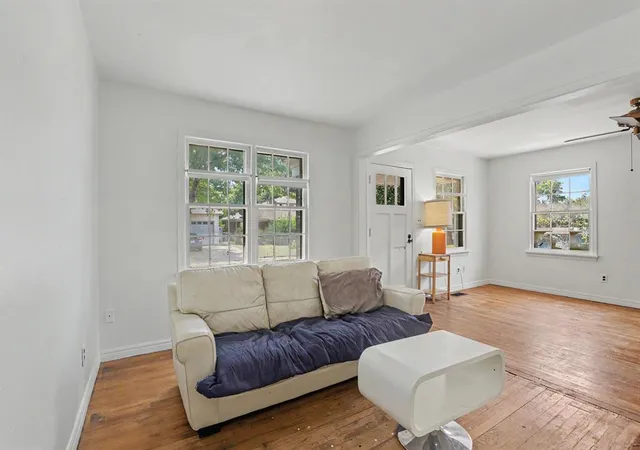 Photo 4 of Sale Pending at 2633 NW 33rd Street, Oklahoma City, OK 73112 | MLS# 1242901 | Listing updated on 2026-08-22