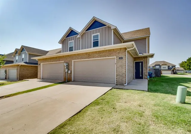 image of 2208 Camino Del Plaza Ln, Edmond, OK 73013 | MLS# 1242906