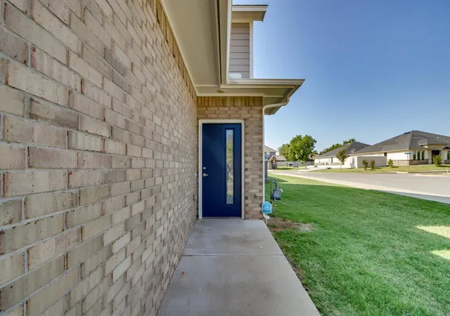 image of 2208 Camino Del Plaza Ln, Edmond, OK 73013 | MLS# 1242906