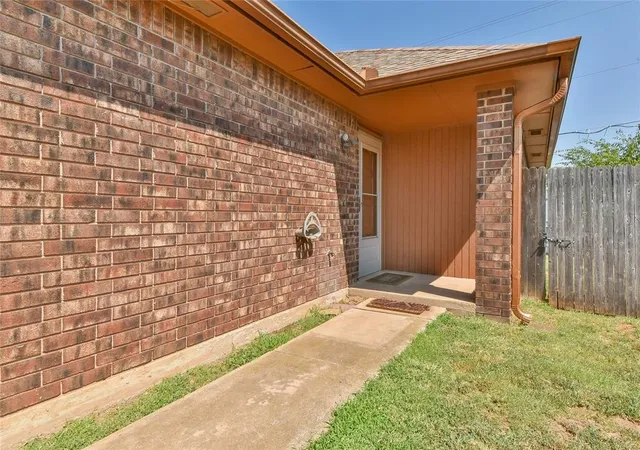 3rd image of 8125 Sw 36Th St, Oklahoma City, OK 73179 | MLS# 1242914