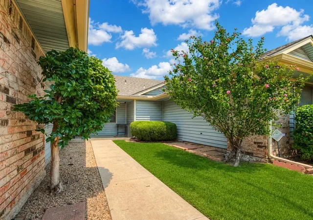 Photo 3 of Sale Pending at 8033 NW 113th Street, Oklahoma City, OK 73162 | MLS# 1242915 | Listing updated on 2026-09-01