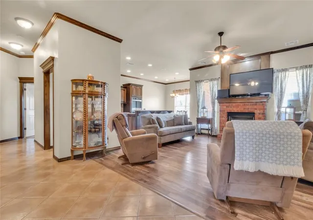 5th image of 566 W Hunters Court Wy, Mustang, OK 73064 | MLS# 1242916