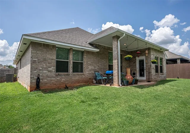 Photo 4 of Single family home for sale at 903 Dahlia Ln, Noble, OK 73068 | MLS# 1242921 | Listing updated on 2026-08-12