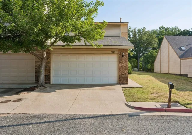 3rd image of 1713 Windhill Ave, Edmond, OK 73034 | MLS# 1242922