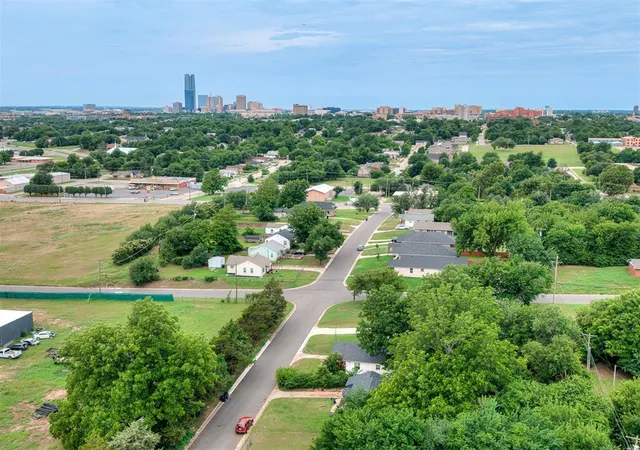 36th image of 2105 Ne 12th St, Oklahoma City, OK 73117 | MLS# 1242924