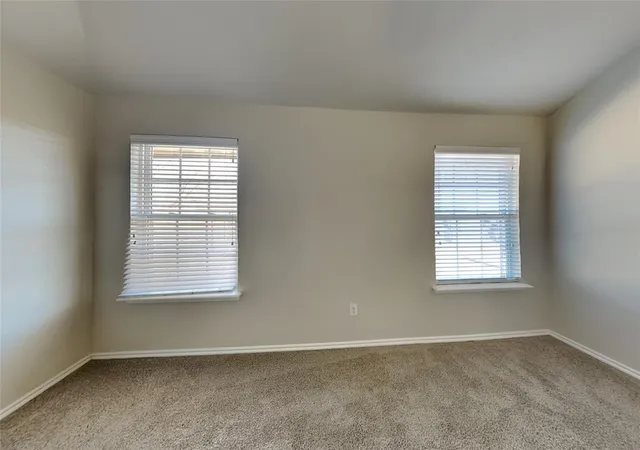 Photo 3 of Sale Pending at 2165 Robin Ridge Ln, Edmond, OK 73012 | MLS# 1242926 | Listing updated on 2026-08-17