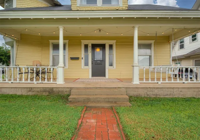 2nd image of 623 E Warner Ave, Guthrie, OK 73044 | MLS# 1242927