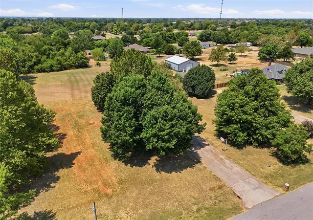 40th image of 631 S Lariat Dr, Mustang, OK 73064 | MLS# 1242930