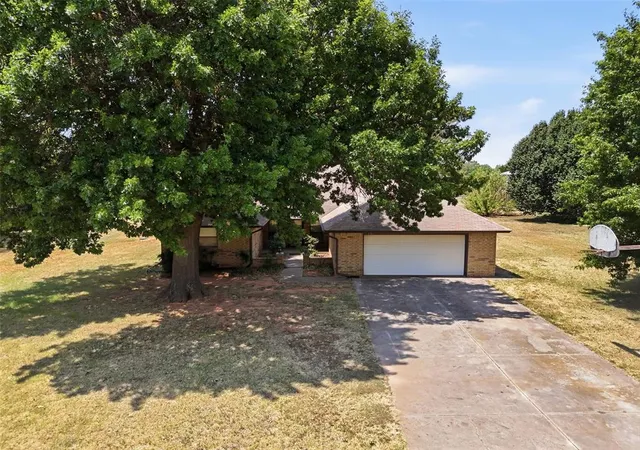 4th image of 631 S Lariat Dr, Mustang, OK 73064 | MLS# 1242930
