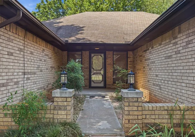 5th image of 631 S Lariat Dr, Mustang, OK 73064 | MLS# 1242930