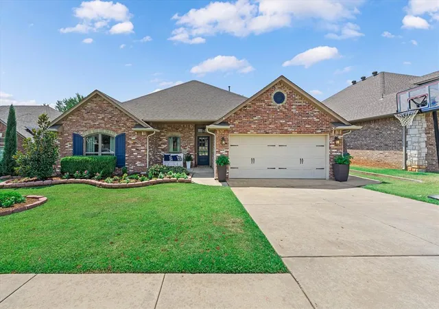 Photo 3 of Sale Pending at 4324 Nw 164th Terrace, Edmond, OK 73013 | MLS# 1242931 | Listing updated on 2026-08-26