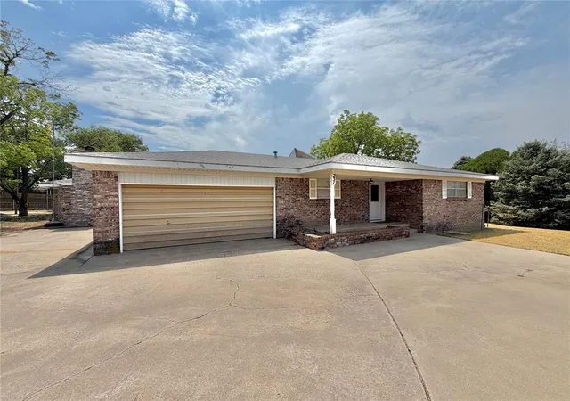 Photo 1 of Single family home for sale at 231 Circle Dr, Guymon, OK 73942 | MLS# 1242938 | Listing updated on 2026-08-26