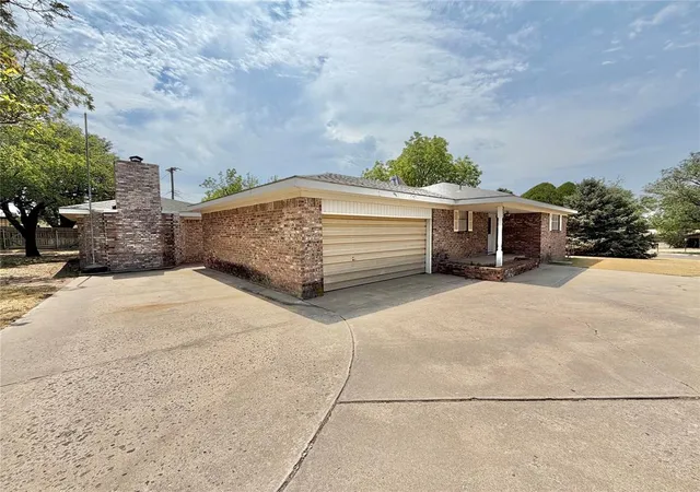 Photo 2 of Single family home for sale at 231 Circle Dr, Guymon, OK 73942 | MLS# 1242938 | Listing updated on 2026-08-26