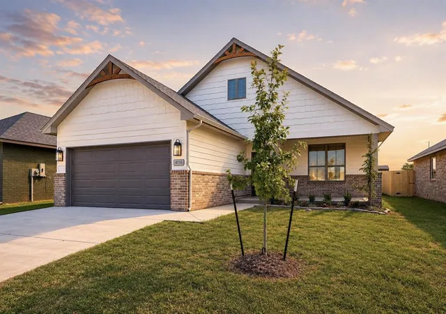 Photo 1 of Single family home for sale at 4116 Overlook Pass, Edmond, OK 73025 | MLS# 1242942 | Listing updated on 2026-09-01