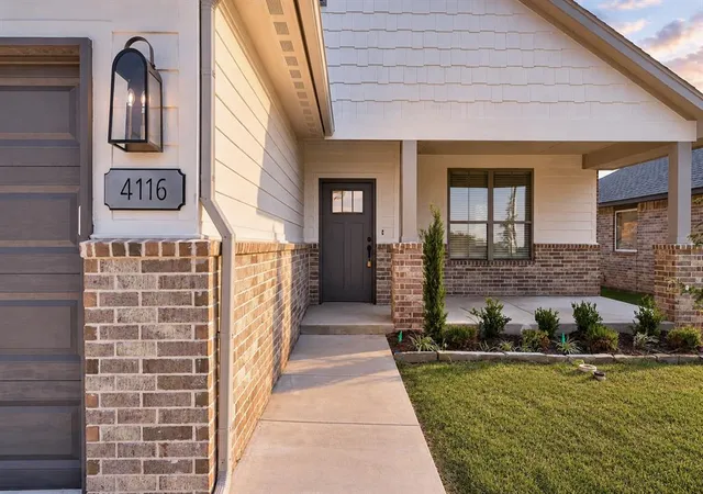 Photo 3 of Single family home for sale at 4116 Overlook Pass, Edmond, OK 73025 | MLS# 1242942 | Listing updated on 2026-09-01