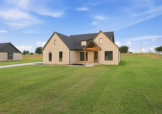 Photo 1 of Single family home for sale at 2179 Providence Way, Crescent, OK 73028 | MLS# 1242943 | Listing updated on 2026-08-27