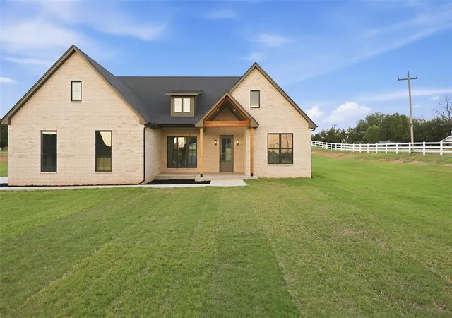 Photo 2 of Single family home for sale at 2179 Providence Way, Crescent, OK 73028 | MLS# 1242943 | Listing updated on 2026-08-27