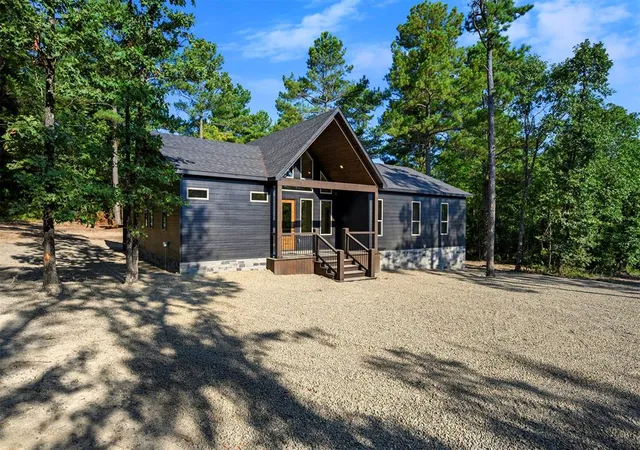 Photo 4 of Sale Pending at 1231 Catfish Bay Rd, Broken Bow, OK 74728 | MLS# 1242945 | Listing updated on 2026-09-21