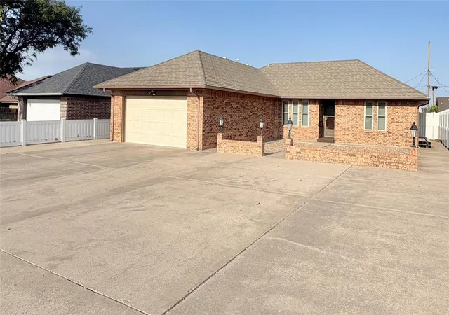 Photo 2 of Single family home for sale at 1915 Chisholm Dr, Guymon, OK 73942 | MLS# 1242960 | Listing updated on 2026-08-31