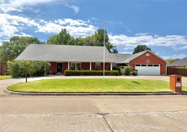 Photo 2 of Single family home for sale at 502 Pool Ln, Shawnee, OK 74801 | MLS# 1242971 | Listing updated on 2026-08-23