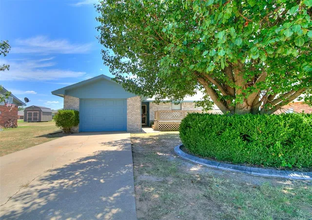 2nd image of 3403 W Mississippi Ave, Chickasha, OK 73018 | MLS# 1242977