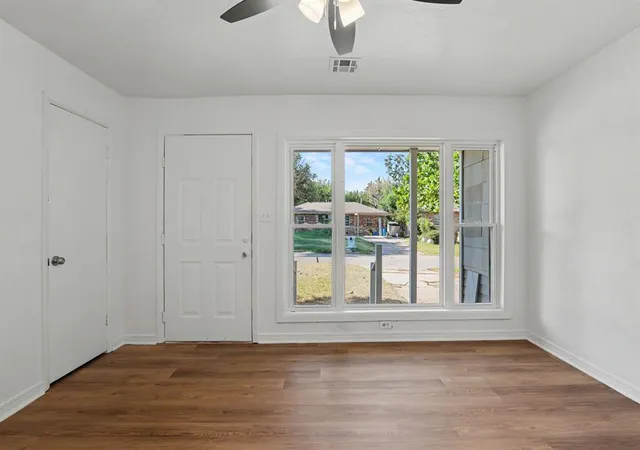3rd image of 3805 Sw 40Th Pl, Oklahoma City, OK 73119 | MLS# 1242978