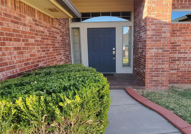 Photo 3 of Single family home for sale at 1617 Sw 31st Street, Moore, OK 73160 | MLS# 1242986 | Listing updated on 2026-09-23