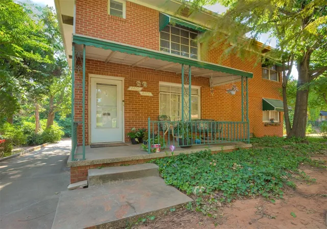 2nd image of 4406 N Harvey Pkwy, Oklahoma City, OK 73118 | MLS# 1242989
