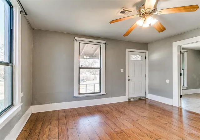 5th image of 1201 W Logan Ave, Guthrie, OK 73044 | MLS# 1242993