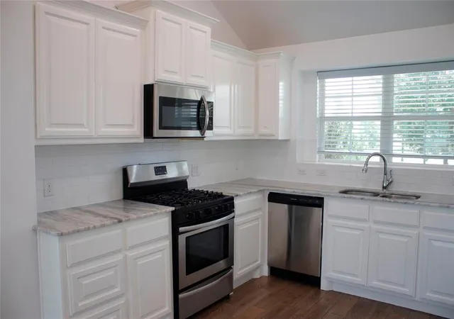image of 10601 Nw 20th St, Yukon, OK 73099 | MLS# 1242995