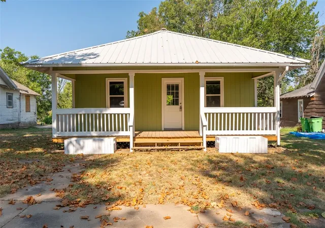 1st image of 123 S 9th St, Okemah, OK 74859 | MLS# 1243004