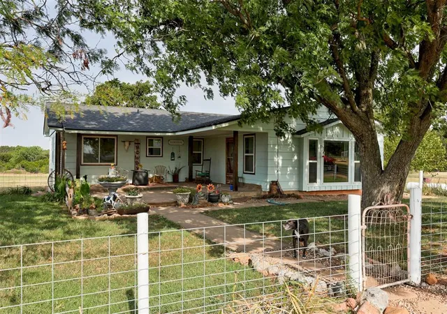 2nd image of 2416 County Street 2985, Blanchard, OK 73010 | MLS# 1243009