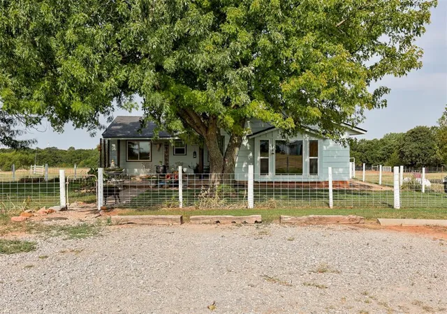 Photo 2 of Sale Pending at 2416 County St 2985, Blanchard, OK 73010 | MLS# 1243009 | Listing updated on 2026-08-19