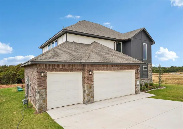 Photo 2 of Single family home for sale at 1313 Lighthorsemen Way, Choctaw, OK 73020 | MLS# 1243017 | Listing updated on 2026-10-07