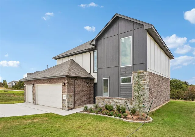 Photo 3 of Single family home for sale at 1313 Lighthorsemen Way, Choctaw, OK 73020 | MLS# 1243017 | Listing updated on 2026-10-07