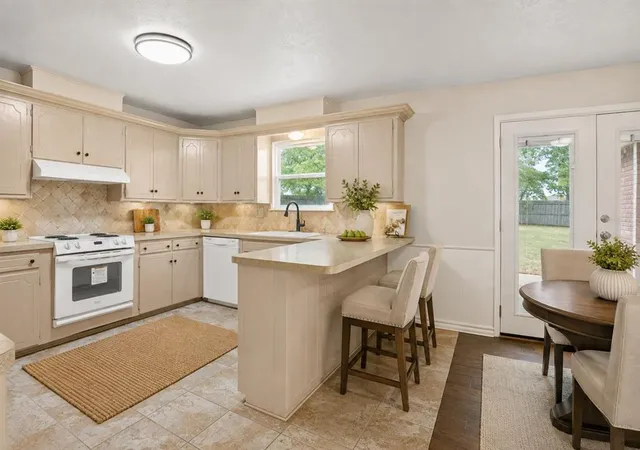 Photo 3 of Sale Pending at 1905 Plymouth Ln, Oklahoma City, OK 73120 | MLS# 1243024 | Listing updated on 2026-08-31