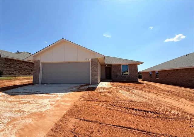Photo 1 of Sale Pending at 21228 Se 32nd Street, Harrah, OK 73045 | MLS# 1243030 | Listing updated on 2026-09-28