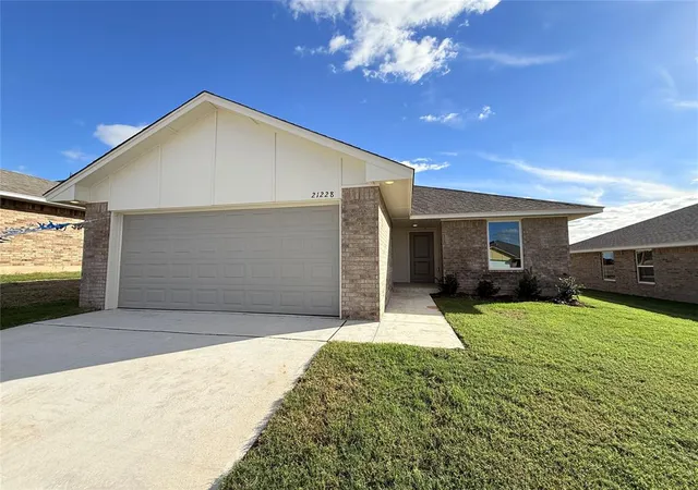 Photo 1 of Single family home for sale at 21228 Se 32nd Street, Harrah, OK 73045 | MLS# 1243030 | Listing updated on 2026-10-19