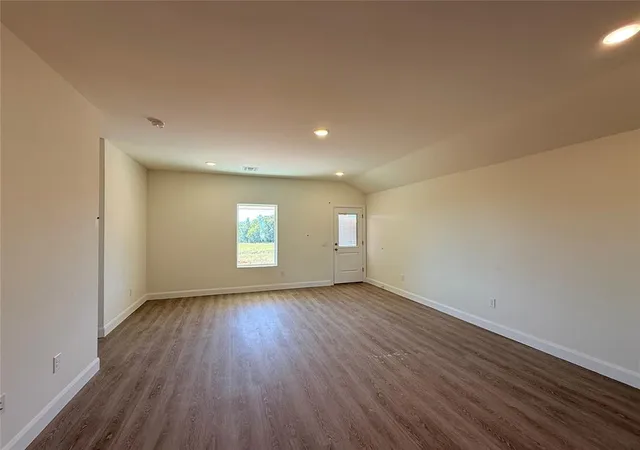 Photo 2 of Sale Pending at 21228 Se 32nd Street, Harrah, OK 73045 | MLS# 1243030 | Listing updated on 2026-09-28