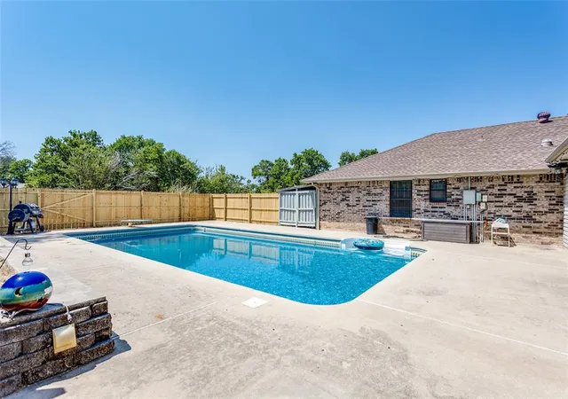 Photo 2 of Single family home for sale at 402 Ash Rd, Choctaw, OK 73020 | MLS# 1243034 | Listing updated on 2026-10-06