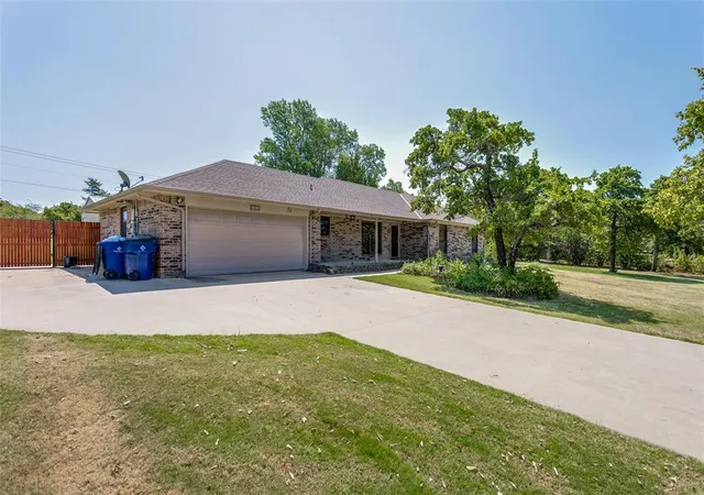 Photo 3 of Single family home for sale at 402 Ash Rd, Choctaw, OK 73020 | MLS# 1243034 | Listing updated on 2026-10-06