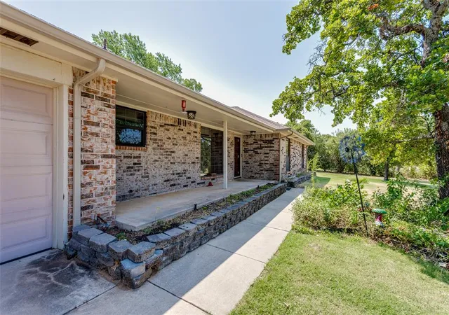 Photo 3 of Single family home for sale at 402 Ash Rd, Choctaw, OK 73020 | MLS# 1243034 | Listing updated on 2026-10-06