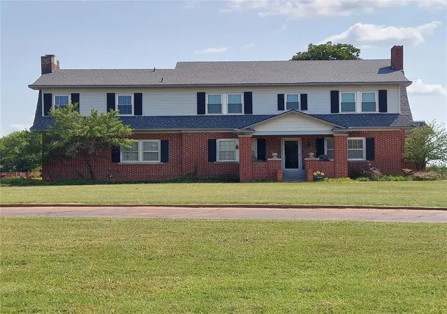 1st image of 2121 W 15th St, Chandler, OK 74834 | MLS# 1243037