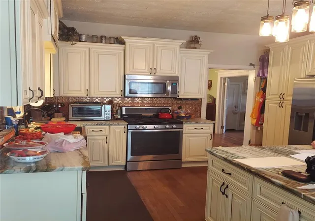 Photo 3 of Sale Pending at 2121 W 15th Street, Chandler, OK 74834 | MLS# 1243037 | Listing updated on 2026-09-04