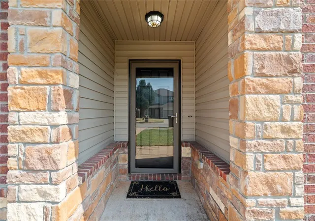 Photo 3 of Single family home for sale at 9209 Nw 71st Street, Yukon, OK 73099 | MLS# 1243049 | Listing updated on 2026-10-07