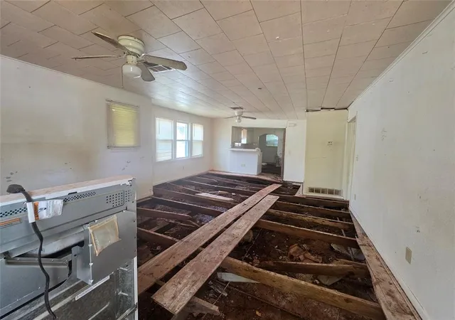 Photo 3 of Single family home for sale at 423 N Roosevelt Ave, Shawnee, OK 74801 | MLS# 1243050 | Listing updated on 2026-08-08