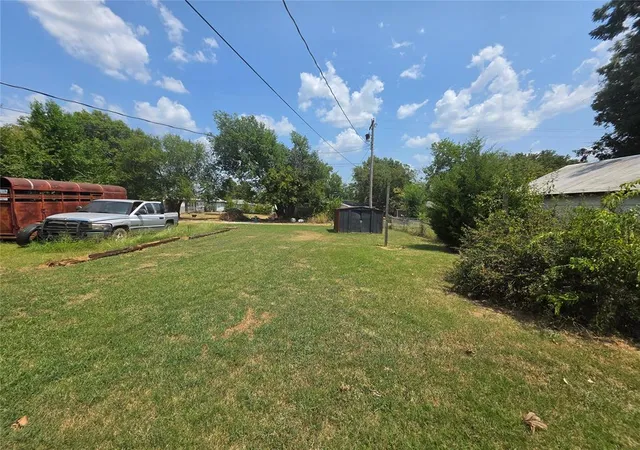 Photo 4 of Single family home for sale at 423 N Roosevelt Ave, Shawnee, OK 74801 | MLS# 1243050 | Listing updated on 2026-08-08