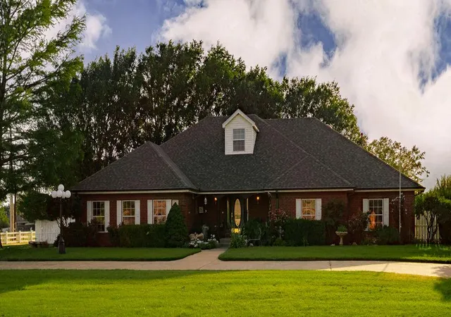 1st image of 25 Independence Dr, Elk City, OK 73644 | MLS# 1243082
