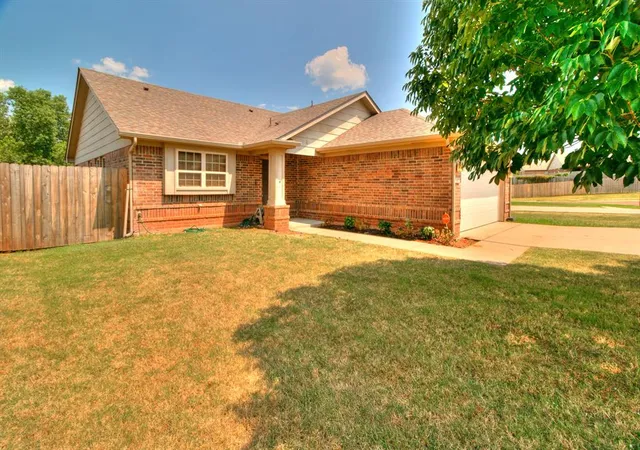 Photo 3 of Single family home for sale at 3105 Cristo Ct, Norman, OK 73071 | MLS# 1243114 | Listing updated on 2026-08-07